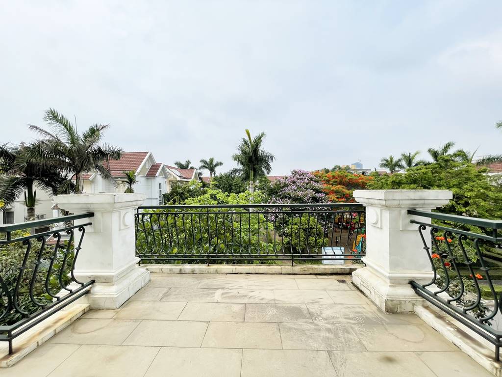 Big house for rent in T Ciputra with an awesome playground view 7