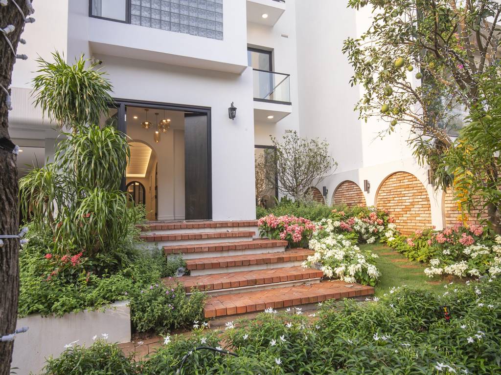Fantastic 6-bedroom villa for rent in Q block, Ciputra Hanoi 2