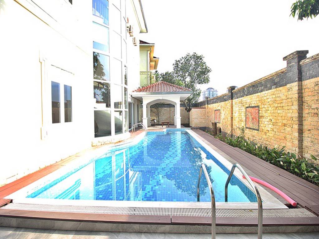 Spacious pool villa with a large garden for rent in C5 Ciputra
