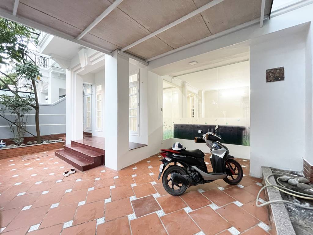 Well-renovated 4-bedroom villa for rent in Ciputra Hanoi