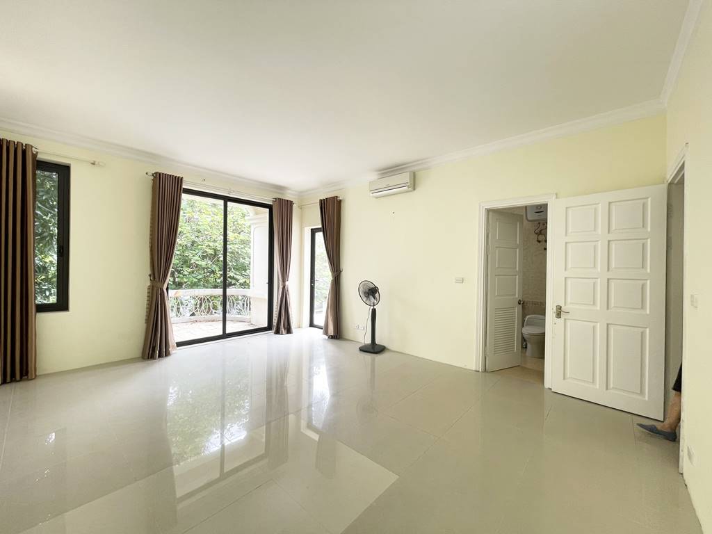 Semi - detached villa for rent in T2 Ciputra Hanoi 14