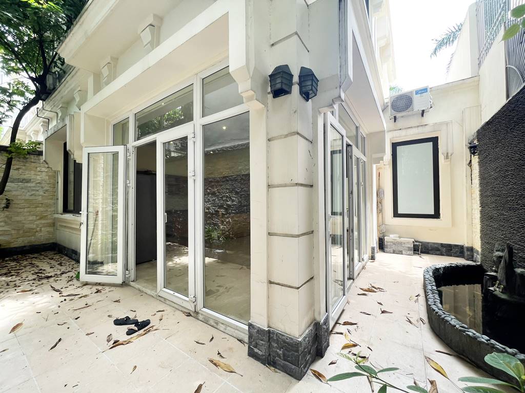 Semi - detached villa for rent in T2 Ciputra Hanoi 9