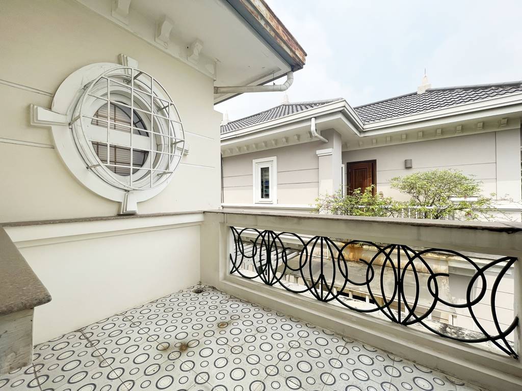 Well - located house for rent in D4 Ciputra - Opposite UNIS Hanoi 26