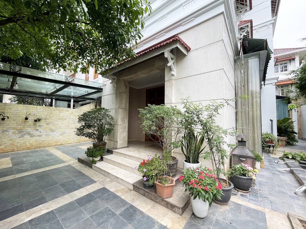 Wonderful garden house for rent in C block, Ciputra Hanoi 1